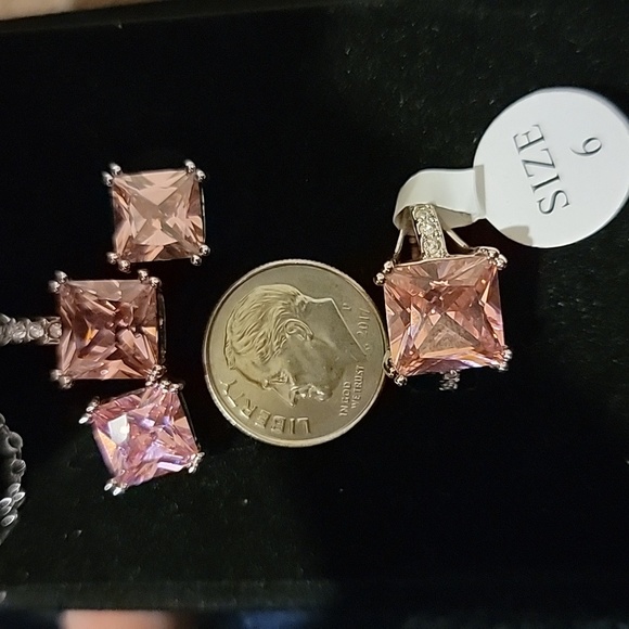 Pink zirconia jewelry set - Picture 5 of 6